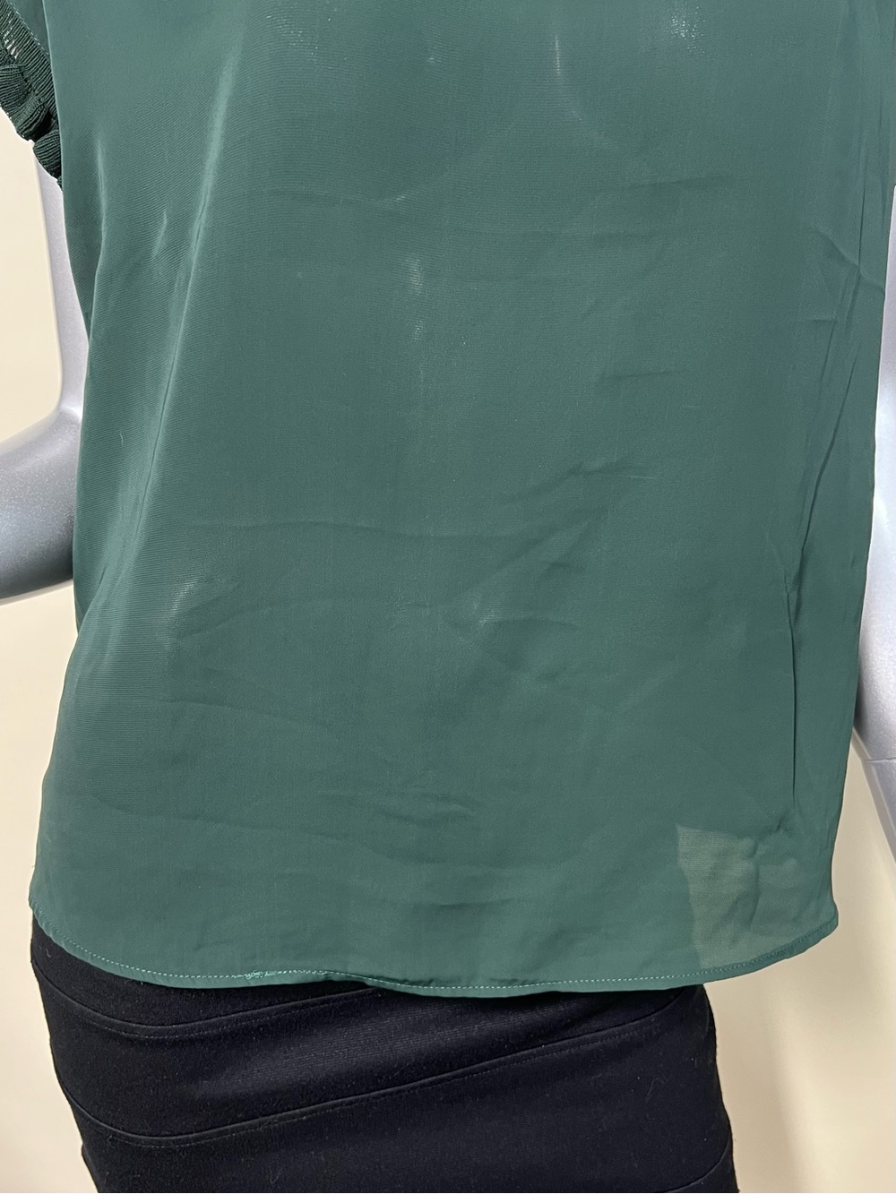 Tahari Women’s Medium Jungle Green Blouse High Neck Ribbed Trim Ruffle Top NEW - Picture 5 of 14